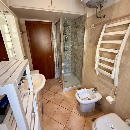 Casa Delfino - Centro Storico A Due Passi Dalla & Mare, Porto & Ferrovia *