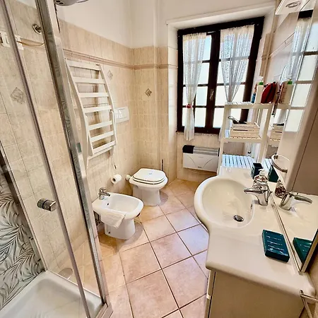 Casa Delfino - Centro Storico A Due Passi Dalla & Mare, Porto & Ferrovia Civitavecchia