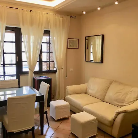 Apartment Casa Delfino - Centro Storico A Due Passi Dalla & Mare, Porto & Ferrovia