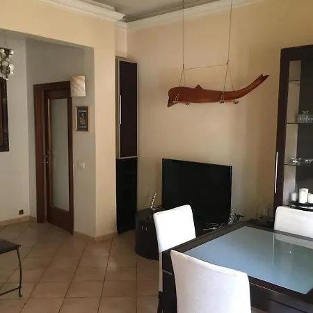 Apartment Casa Delfino - Centro Storico A Due Passi Dalla & Mare, Porto & Ferrovia Civitavecchia