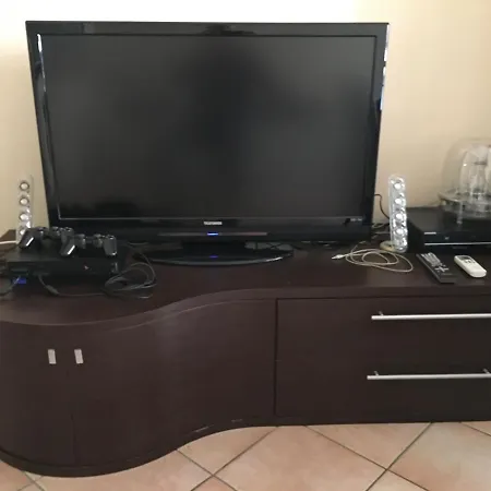 Casa Delfino - Centro Storico A Due Passi Dalla & Mare, Porto & Ferrovia Apartment Civitavecchia