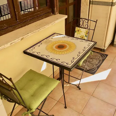 Casa Delfino - Centro Storico A Due Passi Dalla & Mare, Porto & Ferrovia Apartment Civitavecchia