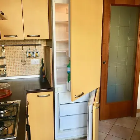 Casa Delfino - Centro Storico A Due Passi Dalla & Mare, Porto & Ferrovia Civitavecchia